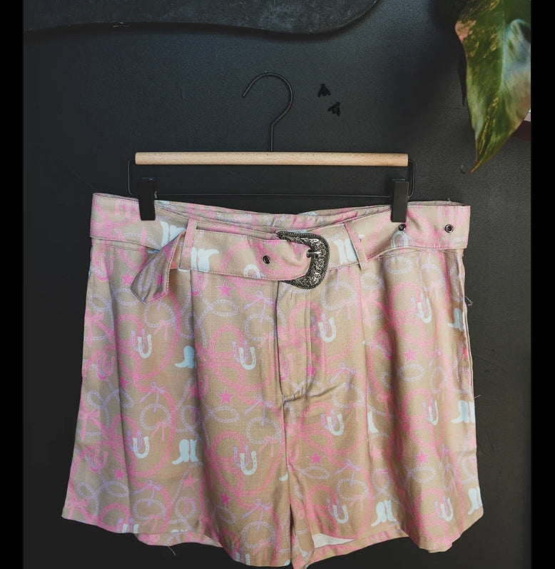 LARIAT LINKS SHORTS