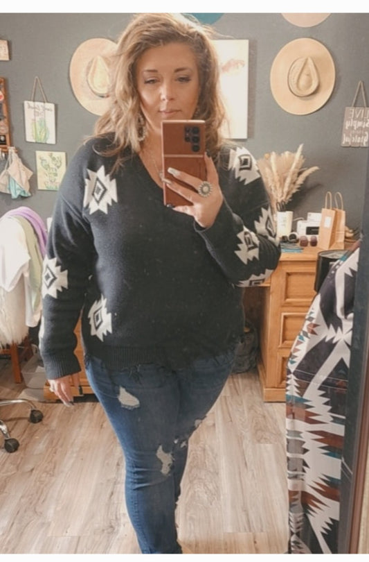 Rosa Sweater Black White Aztec